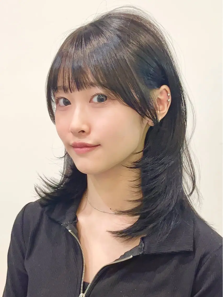 ミディアム カラー ベージュカラー ブリーチ ダブルカラー グレージュ ハイトーンカラー カット ヘアカラー VIEW EHIME 齋藤  あつきのヘアスタイル