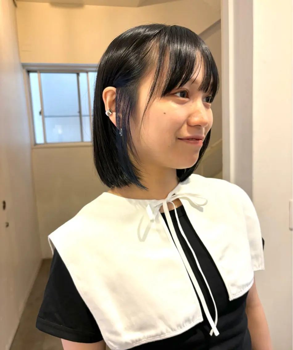 ショート カラー 黒髪 ブリーチ ブルーカラー ブルーブラック やまもと さえのヘアスタイル