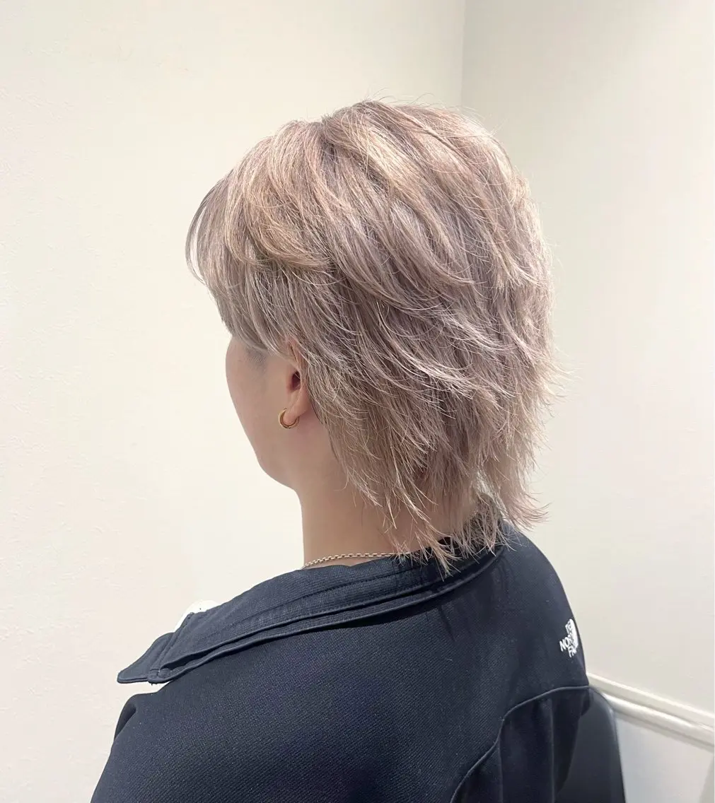 ショート カラー グレージュ ミルクティーグレージュ 田邉 栞璃のヘアスタイル