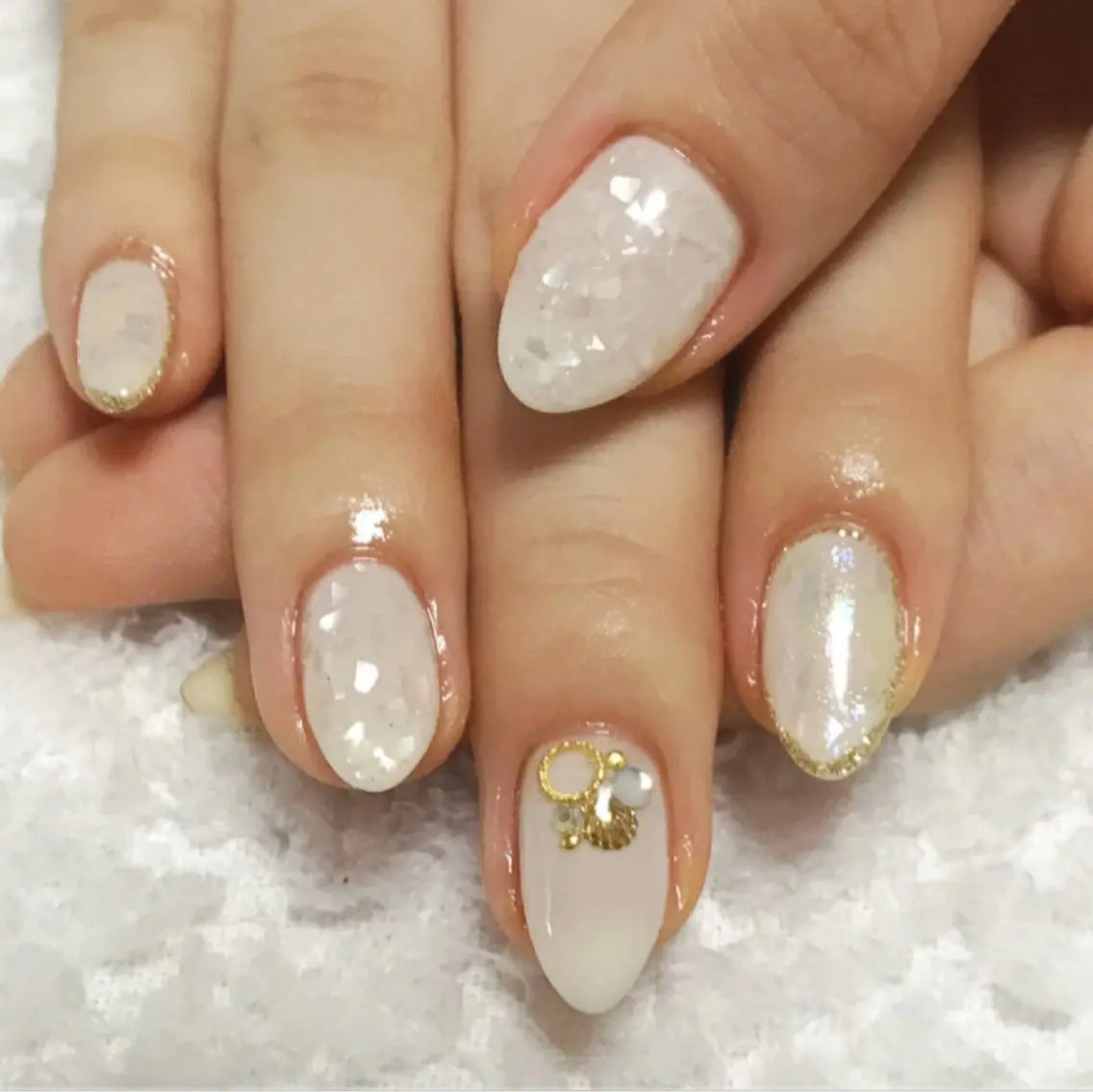 ネイル ARTEMIS 根本のネイルデザイン