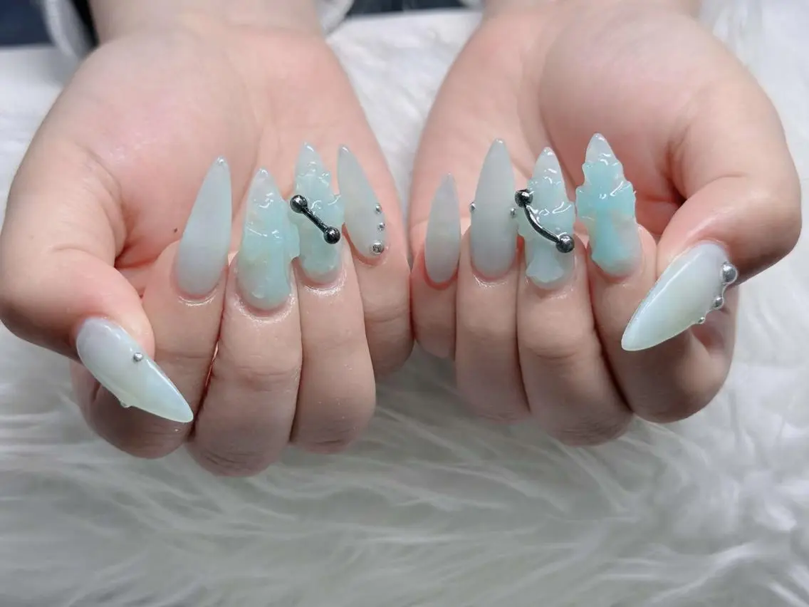 ネイル チークネイル フレンチネイル キラキラネイル 韓国ネイル マグネットネイル ハンドネイル H.baby Nail Salonのネイルデザイン
