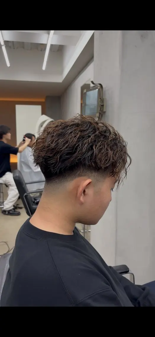 パーマ メンズ フェードカット カット パーマ 石丸 翼のヘアスタイル