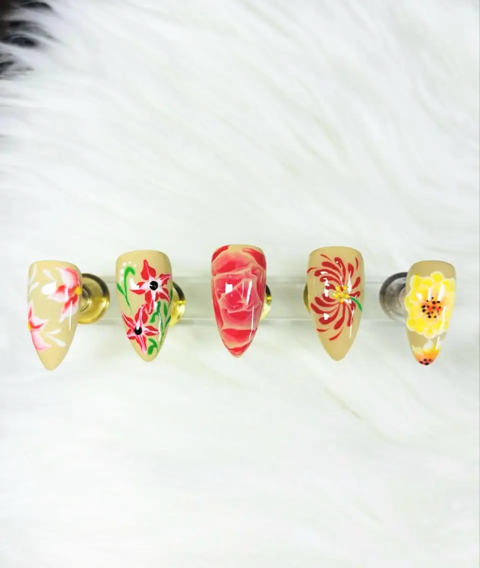 ネイル Elegance Nail本厚木店舗のネイルデザイン