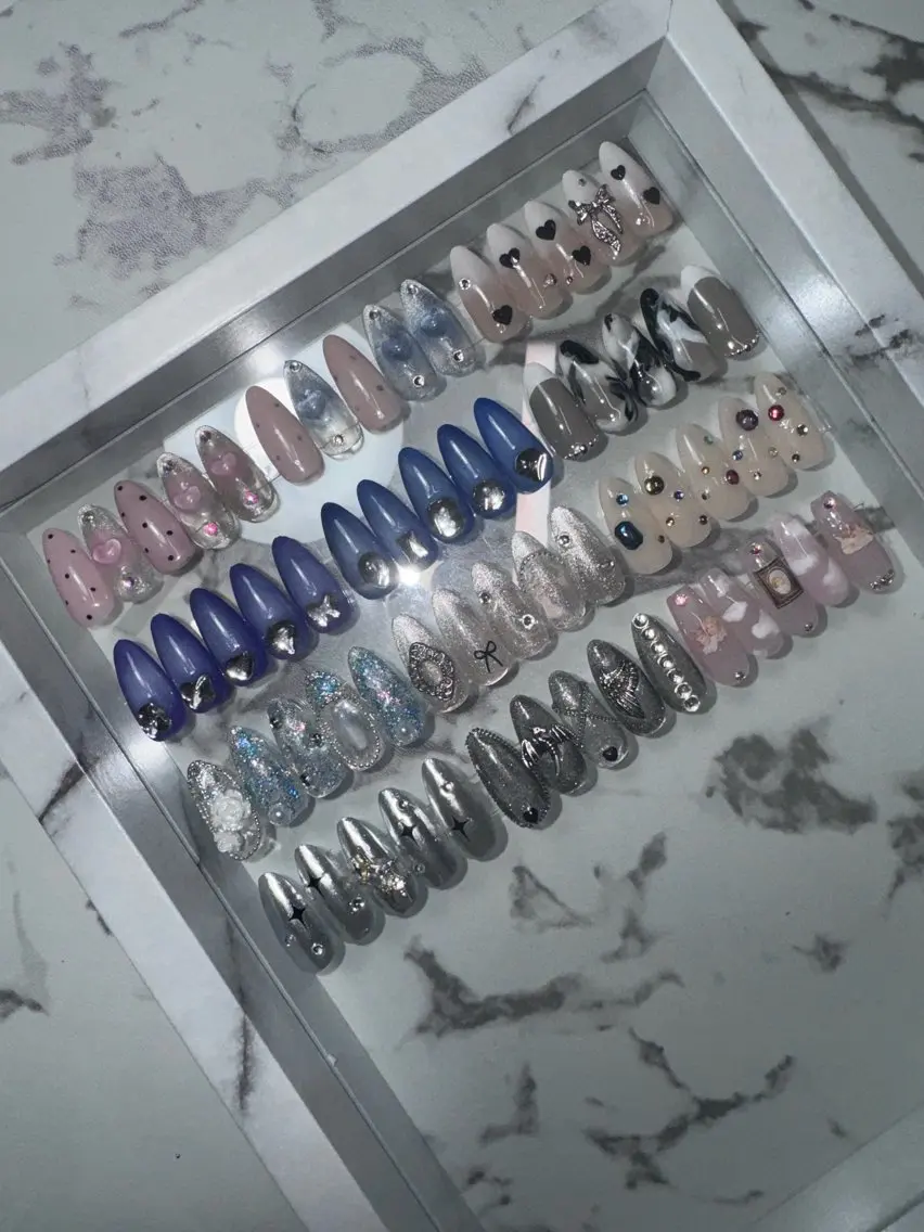 ネイル アートネイル on nail 尾張旭三郷店のネイルデザイン