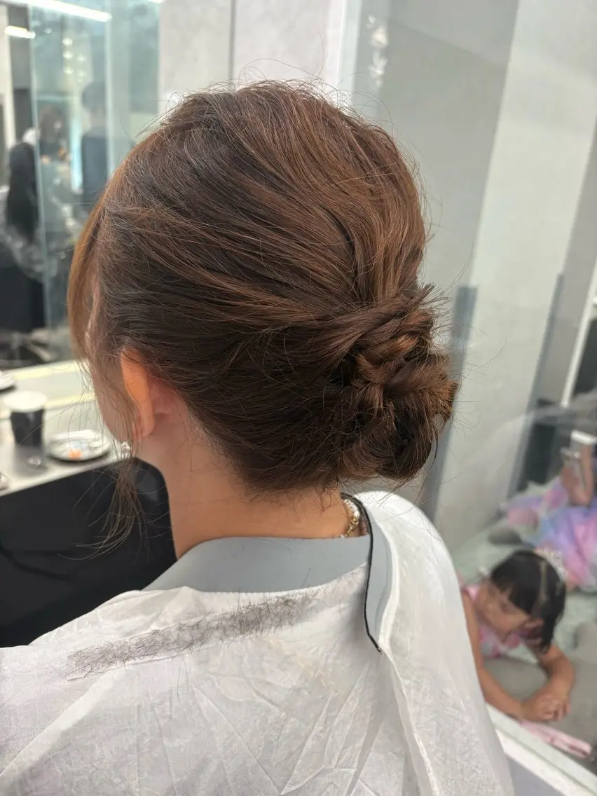 ヘアアレンジ ヘアセット 透明感ブリーチカラー 💙髙良恵美👑のヘアスタイル