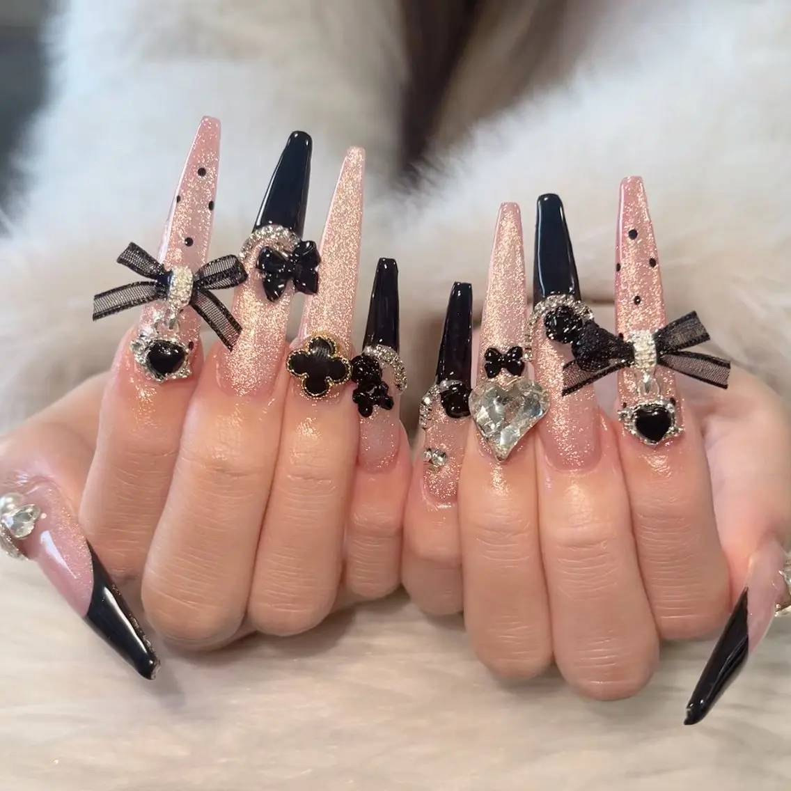 ネイル オーロラネイル クリアネイル 成人式 フラッシュネイル ジェルネイル ハンドネイル Amee Nail Salonのネイルデザイン