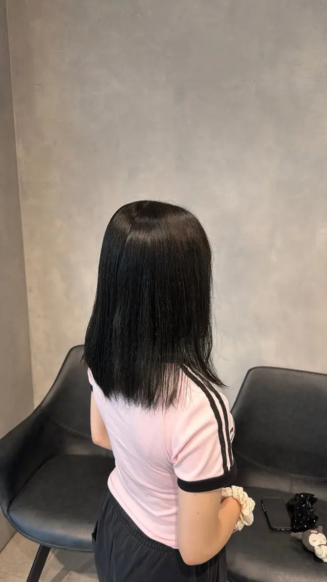 カラー 黒髪 ヘアカラー トリートメント 井野 彩加のヘアスタイル