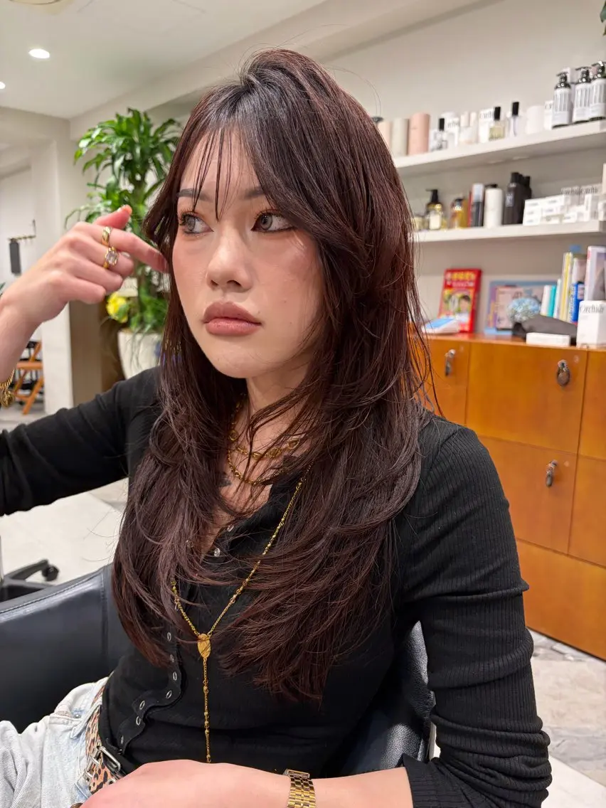 セミロング ボブ くびれヘア 顔まわりレイヤー ハッシュカット ハイレイヤー カット ヘアカラー トリートメント 銀座/髪質改善/ 艶カラー/岸田佳祐のヘアスタイル
