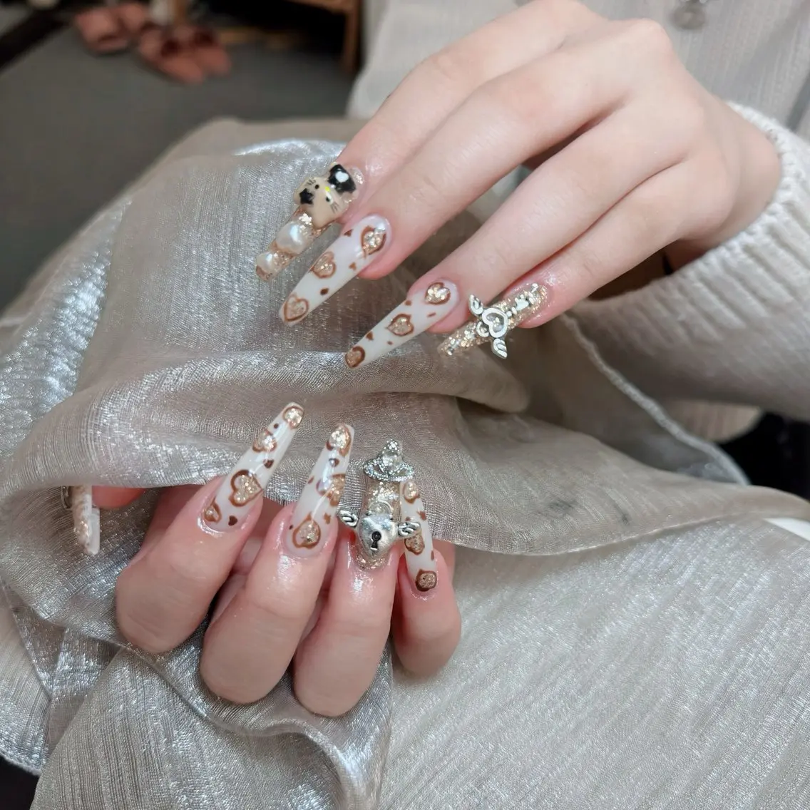 ネイル ジェルネイル 韓国ネイル マグネットネイル ネイルチップ 冬ネイル Lenie Nail Salonのネイルデザイン