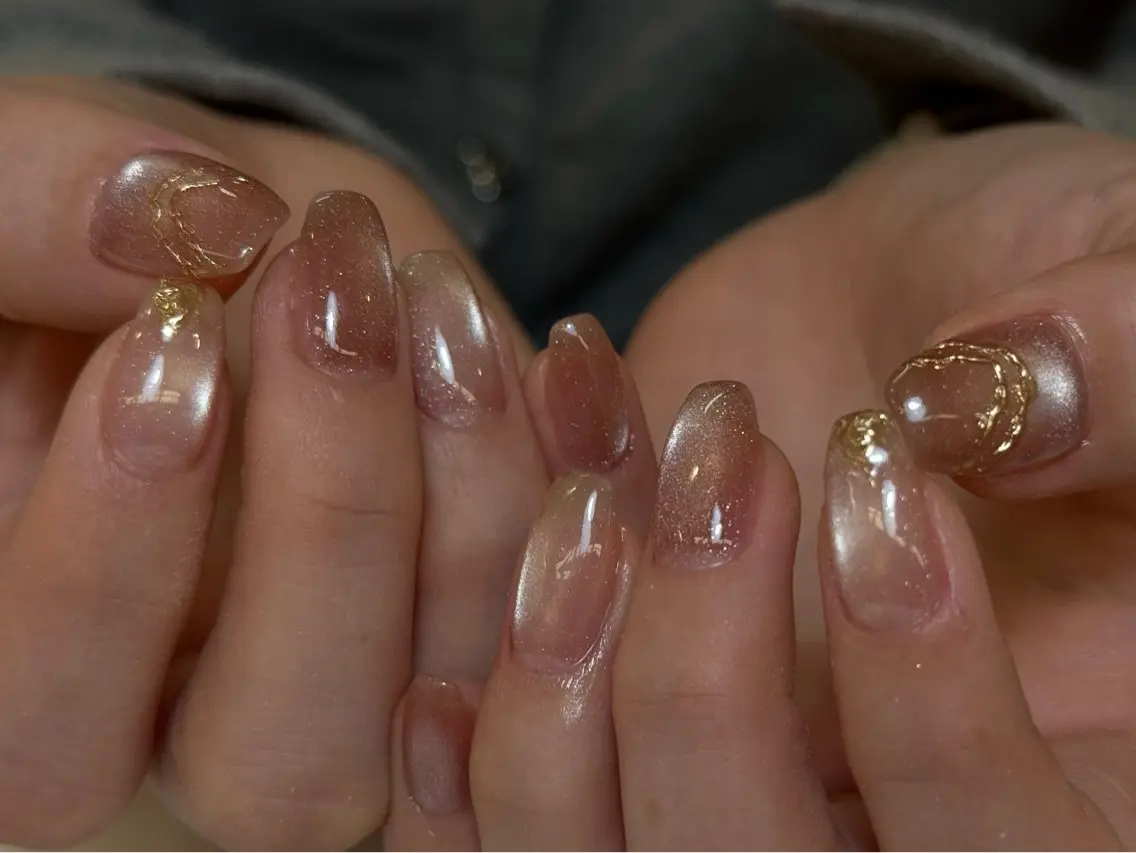 ネイル チークネイル フレンチネイル 韓国ネイル マグネットネイル 持ち込み ハンドネイル Hi nail🎀 池袋kozueのネイルデザイン
