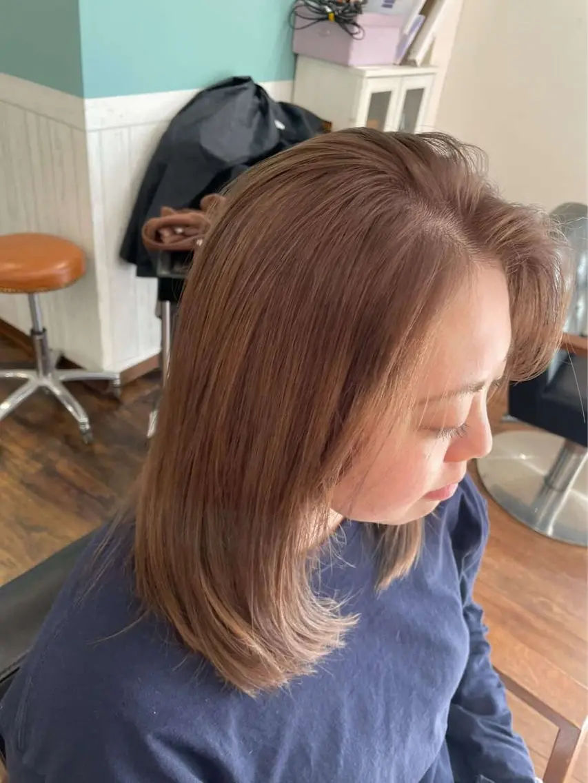 セミロング 及川 千晴のヘアスタイル