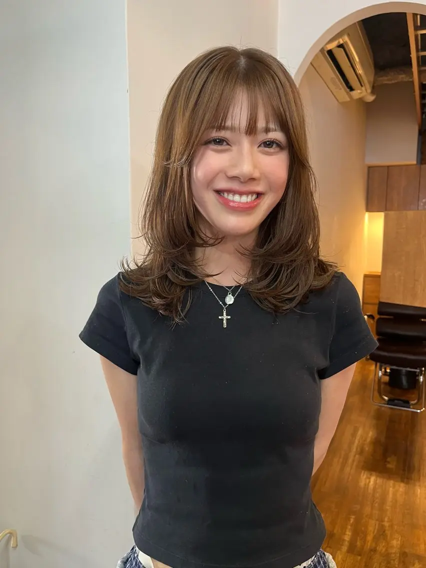 ミディアム カラー ブラウンカラー 透明感カラー レイヤーカット 🤍ボブ/顔周り カット/🤍honoのヘアスタイル