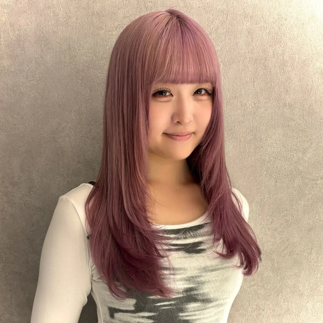カラー YUI/ ハイトーン デザインカラーのヘアスタイル