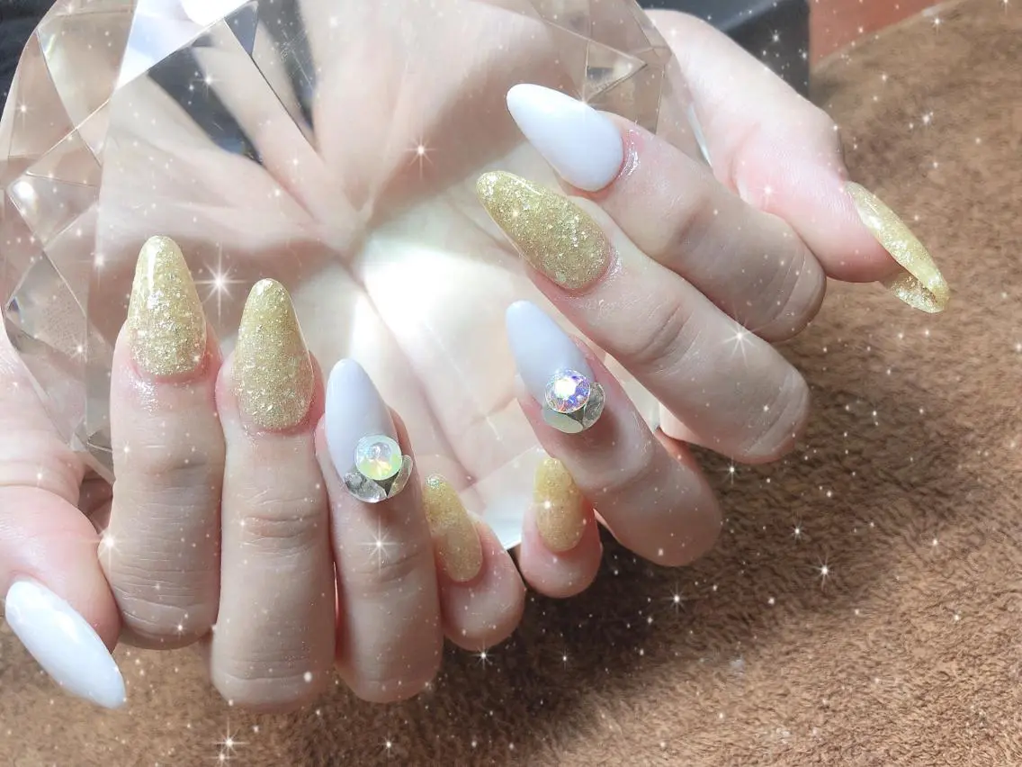 ミディアム ネイル ストーンネイル ハンドネイル 《LB》ラブリエ Nail&eyeのマツエク・マツパデザイン