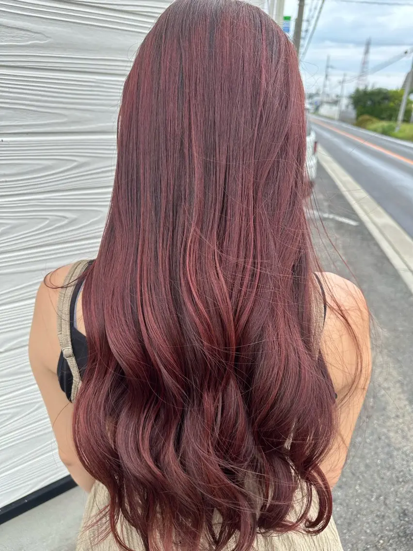ロング ヘアカラー 半田 知穂のヘアスタイル