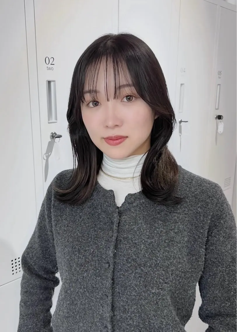 ミディアム カラー 黒髪 ブリーチ 透明感カラー 顔周りカット レイヤーカット 透明感/レイヤー 🇰🇷tomonaのヘアスタイル