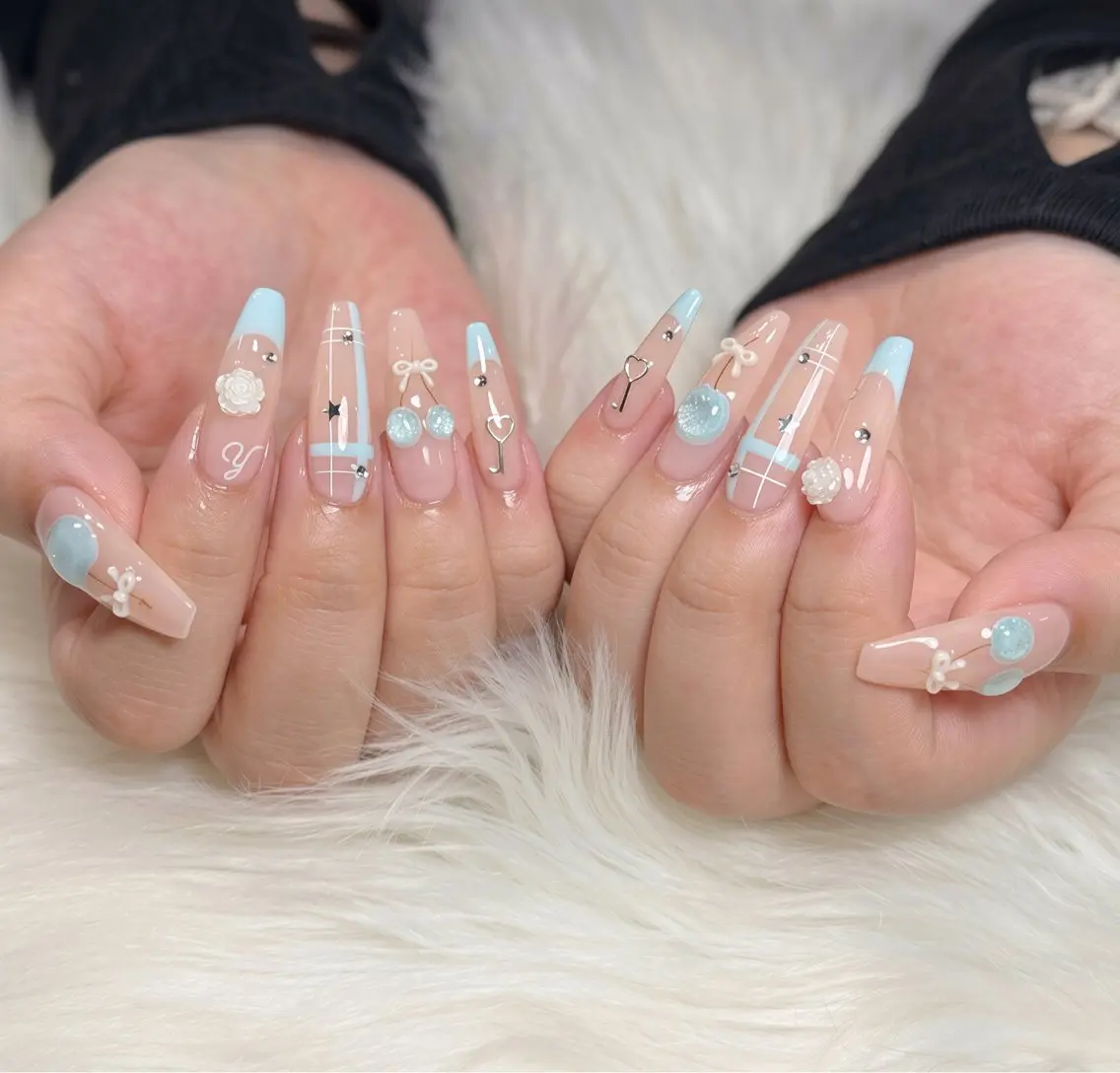 ネイル オーロラネイル チークネイル フットネイル フレンチネイル ジェルネイル ハンドネイル Nichi Nailsのネイルデザイン