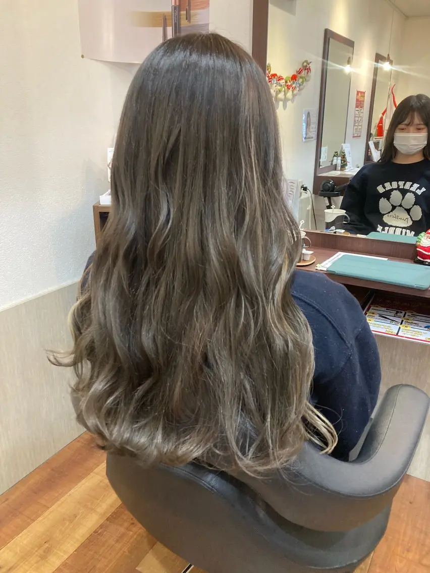 ロング MOLLA ✂️辻桃加のヘアスタイル