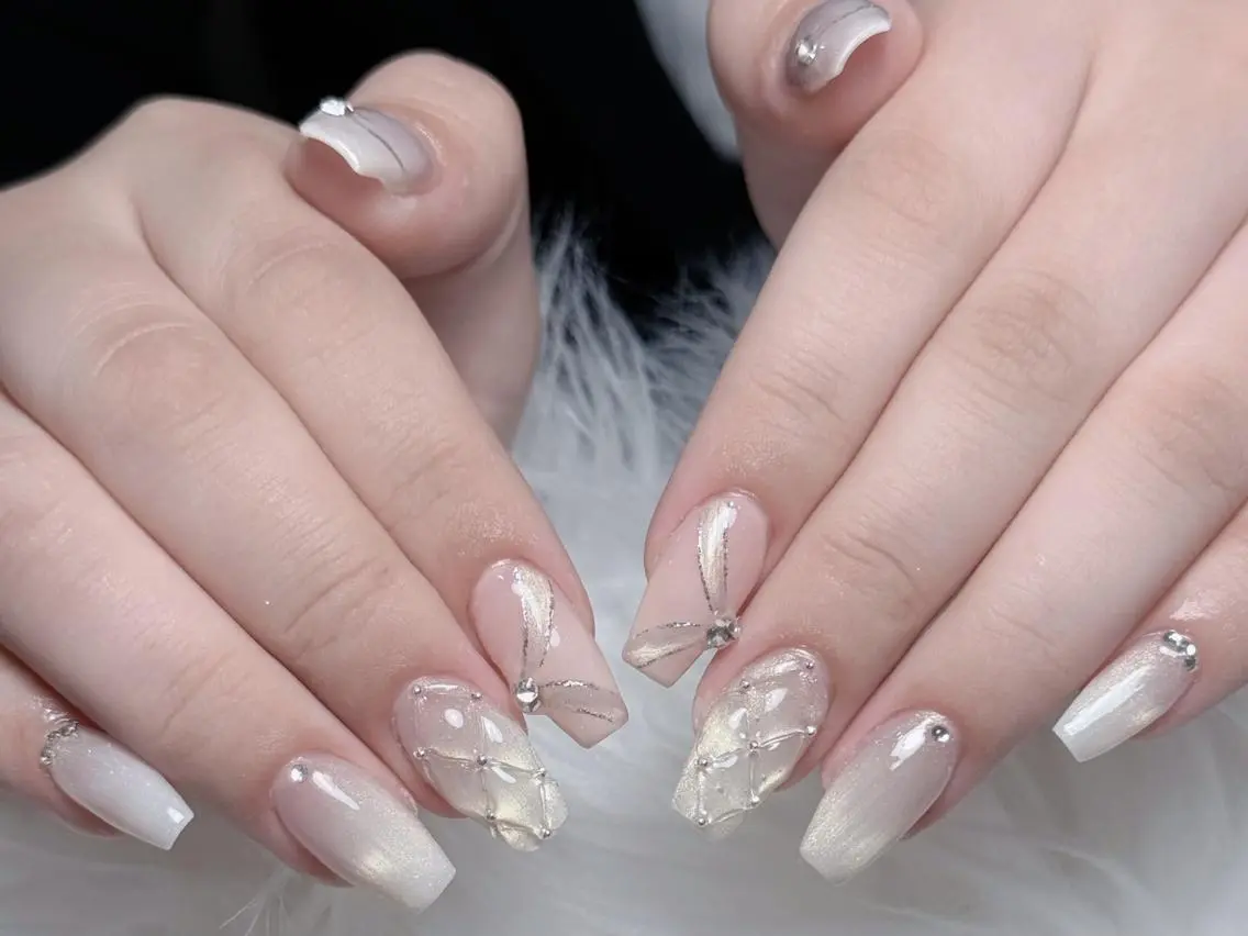 ネイル オーロラネイル 長さ出し フットネイル フレンチネイル ジェルネイル NaMi Belle Nailのネイルデザイン
