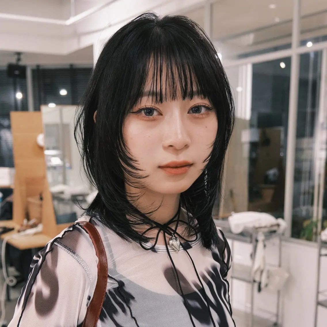 ミディアム レイヤーカット ウルフカット ウルフレイヤー カット ヘアカラー トリートメント 東山 涼嘉のヘアスタイル
