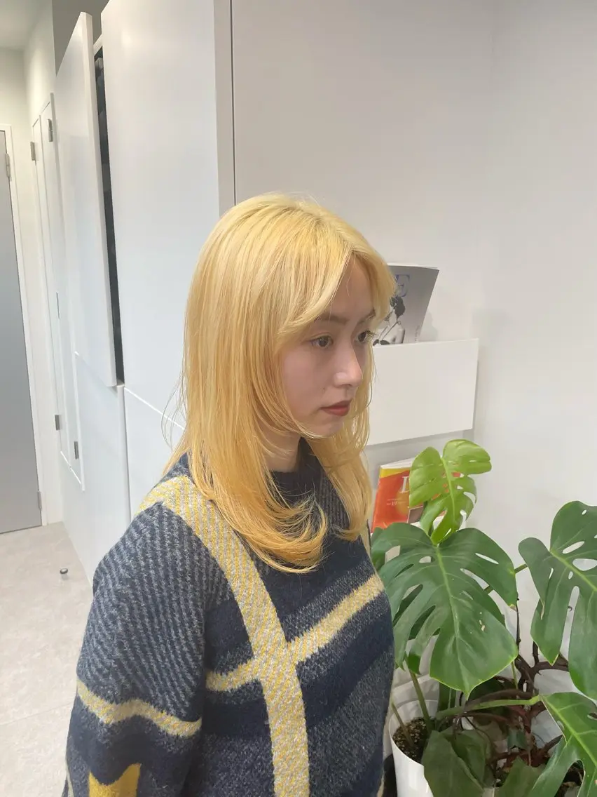 ロング カラー ヘアカラー ブリーチなしダブル ブリーチカラー優海のヘアスタイル