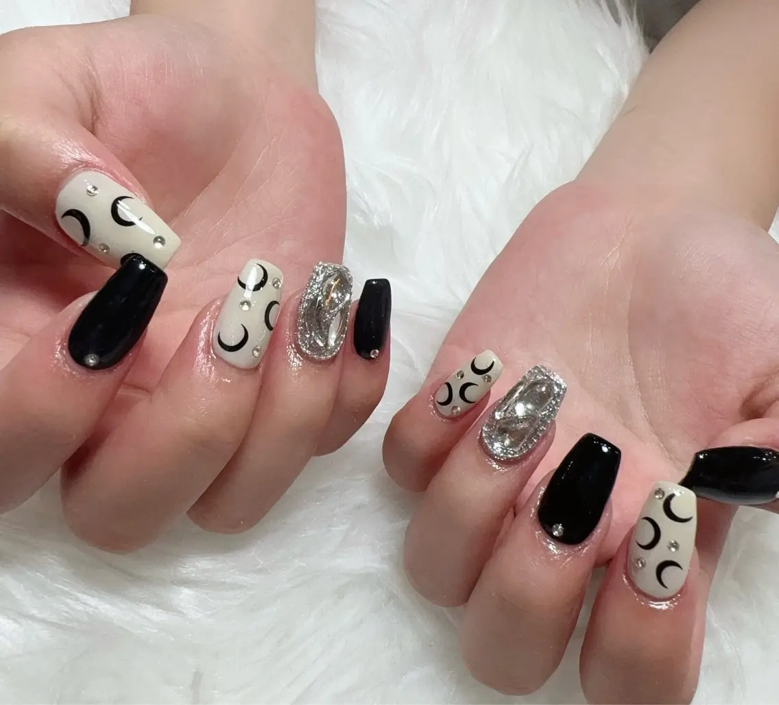 ネイル ハンドネイル &ME ネイルサロンのネイルデザイン