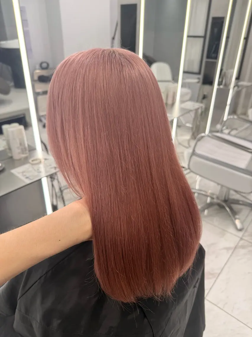ロング カラー カット ヘアカラー トリートメント ハイトーンレイヤー 顔まわりSOTAのヘアスタイル
