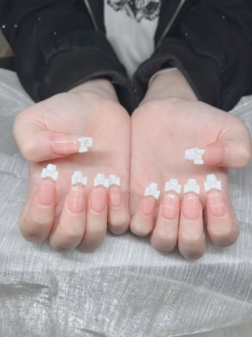 ネイル 長さ出し グラデーション 卒業式 キラキラネイル マグネットネイル Lee Nails チップ長さだし専門店のネイルデザイン