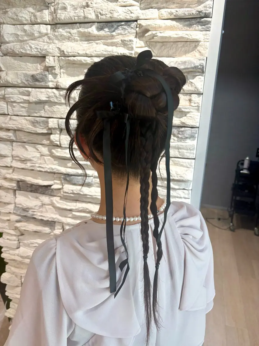 ロング ヘアアレンジ 韓国風ヘア mimi 🌟のヘアスタイル