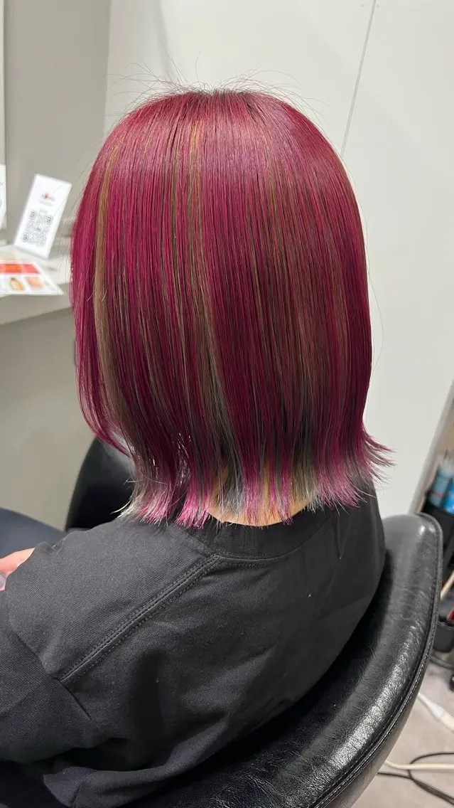 ショート カラー インナーカラー カット ヘアカラー 🎀tokute ナオ🧸のヘアスタイル