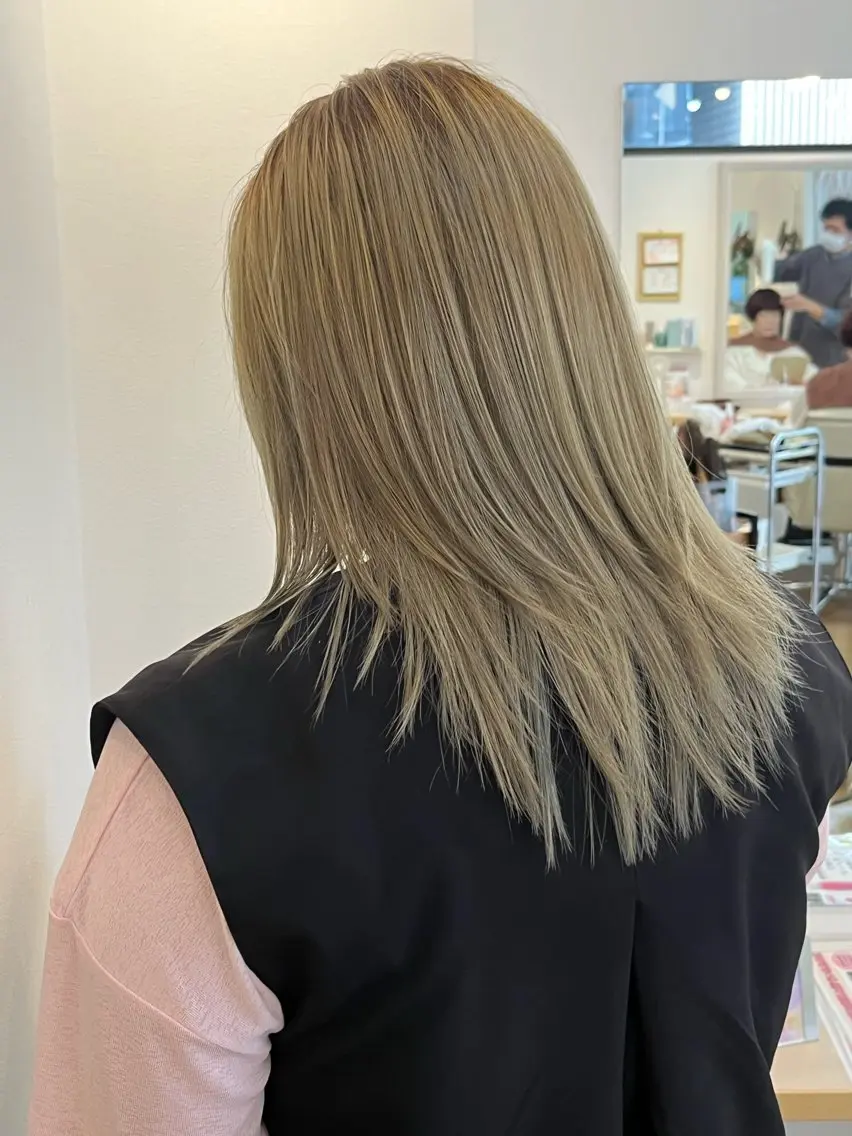 セミロング カラー 宜保 享典のヘアスタイル