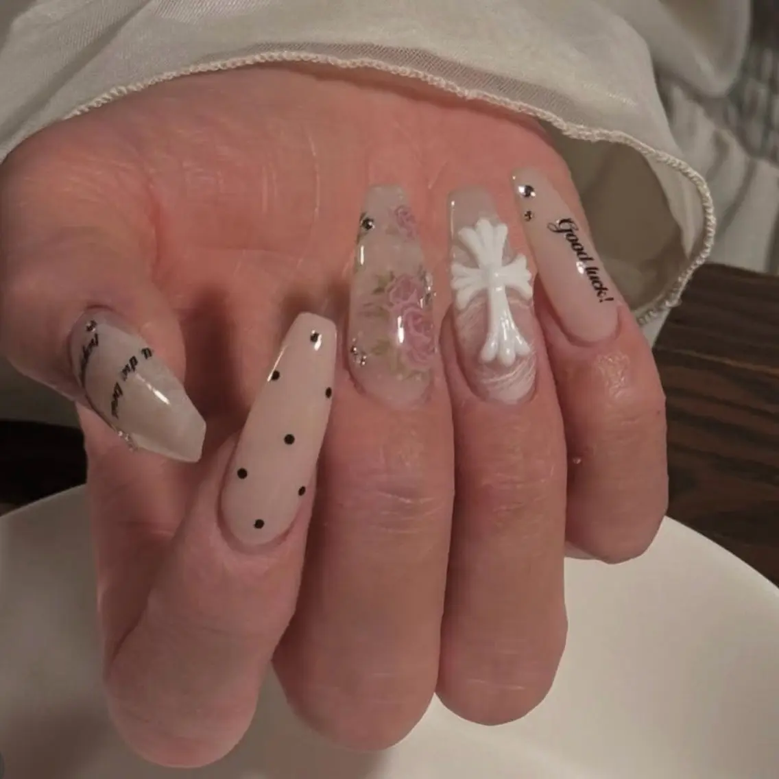 ネイル ハンドネイル BERA NAILSのネイルデザイン