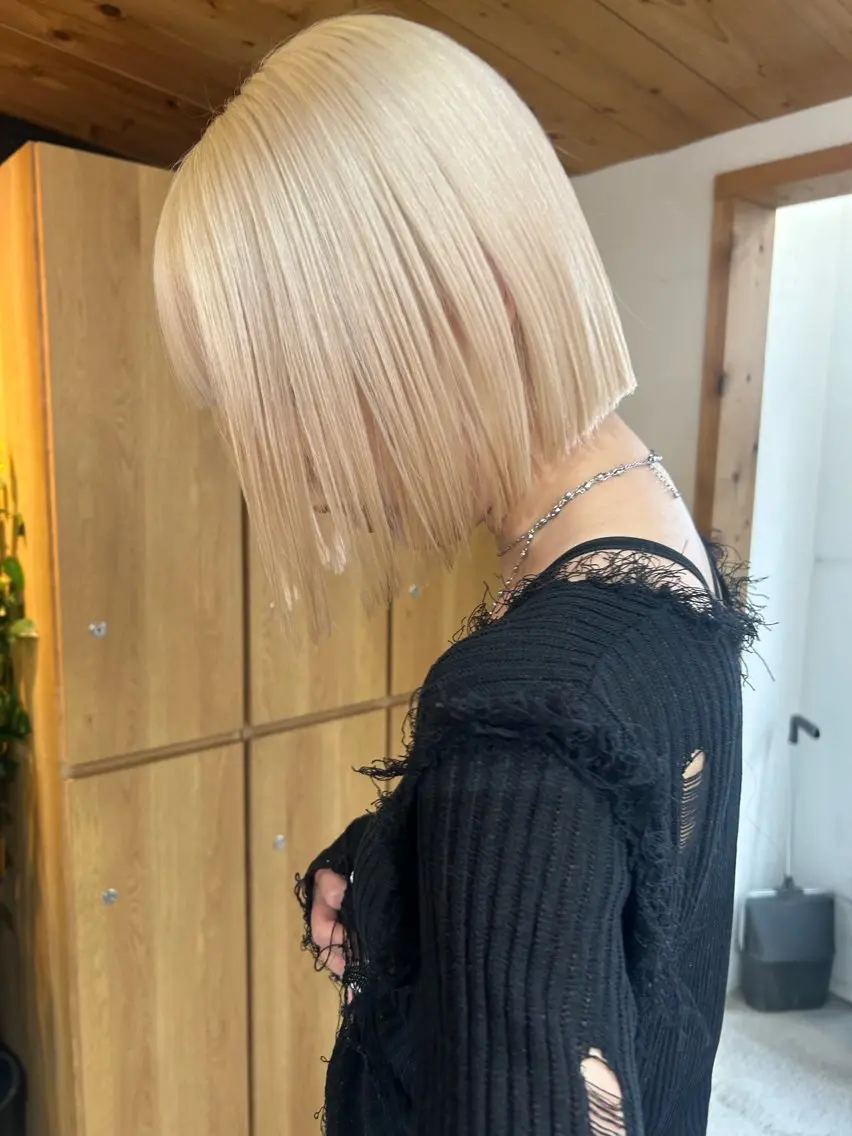 ショート カラー メンズ メンズハイトーン ハイトーンカラー ボブ カット ヘアカラー トリートメント 🧸艶々韓国ヘア 🧁mizunaのヘアスタイル