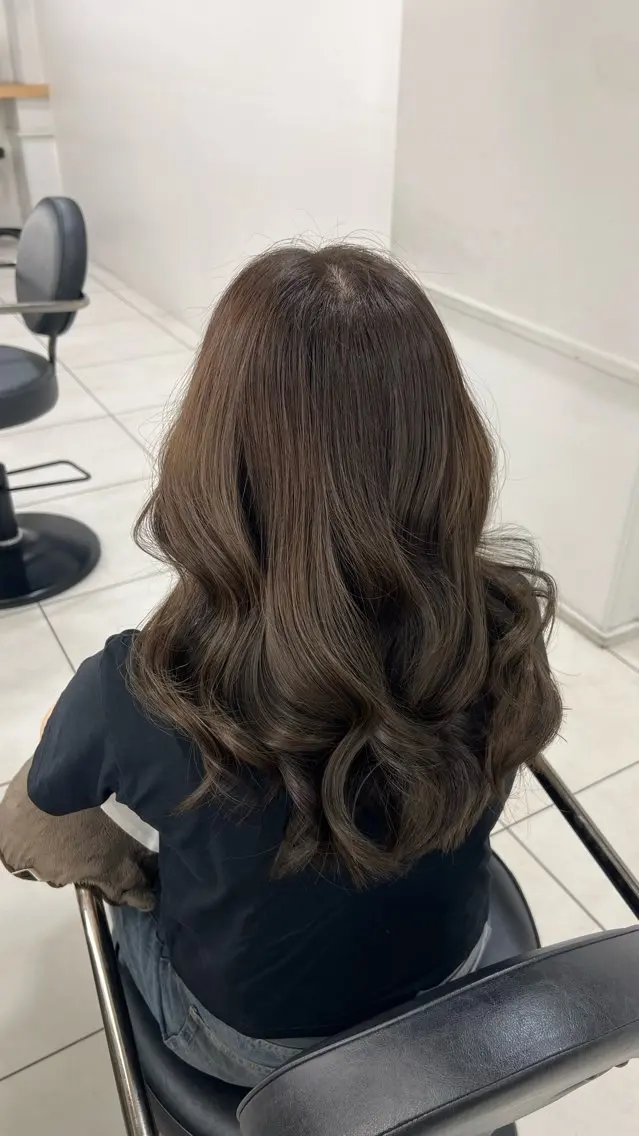 カラー 透明感カラー グレージュ オリーブグレージュ オリーブグレー 🩵カラーモデル 募集🩵kiki🩵のヘアスタイル