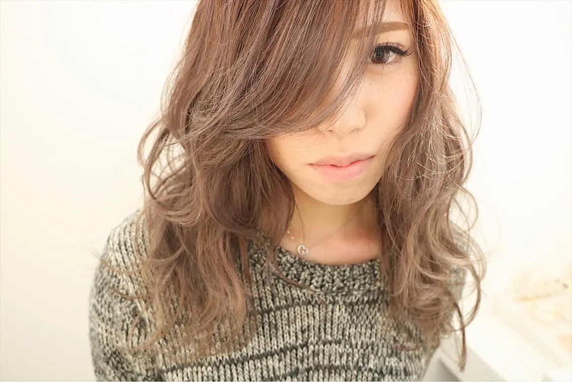 ロング カラー グレージュ soins de MaLilyのヘアスタイル