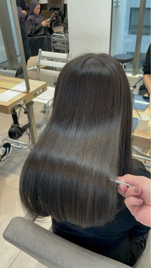 ロング カラー 髪質改善 ✨髪質改善✨美髪 矯正🫧小泉のヘアスタイル