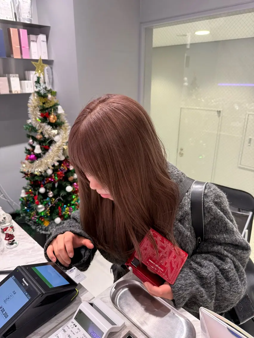 ロング カラー カット ヘアカラー トリートメント ハイトーンレイヤー 顔まわりSOTAのヘアスタイル
