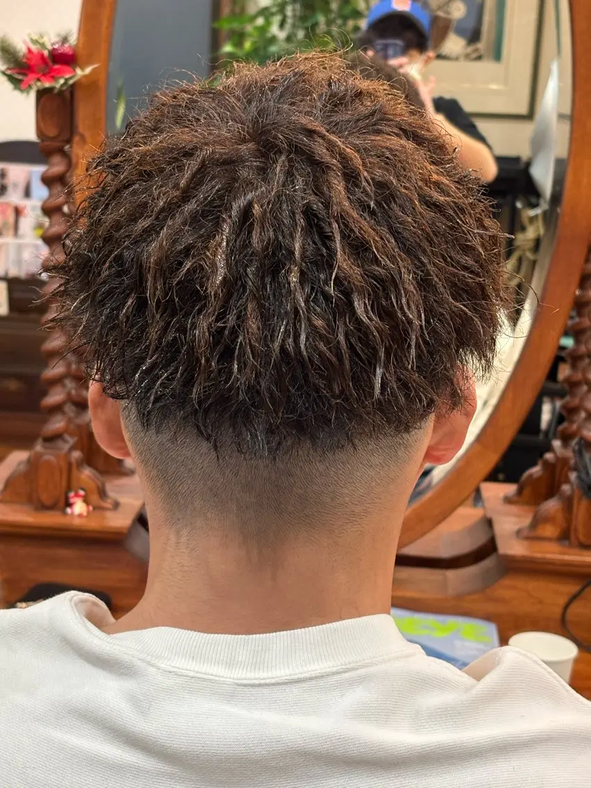 ショート カラー パーマ メンズ ブラウンカラー おしゃれ泥棒 石原メンズ特化美容師のヘアスタイル