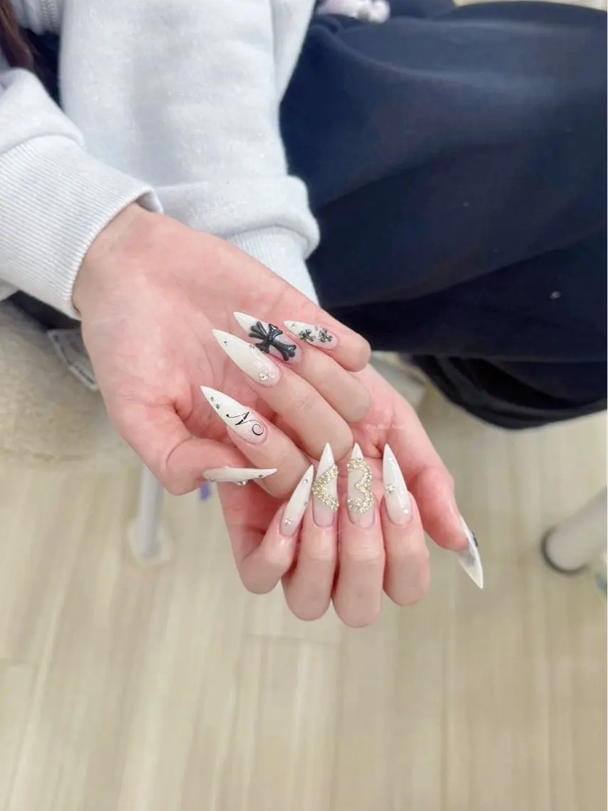 ネイル ハンドネイル HANA 長さだしのネイルデザイン