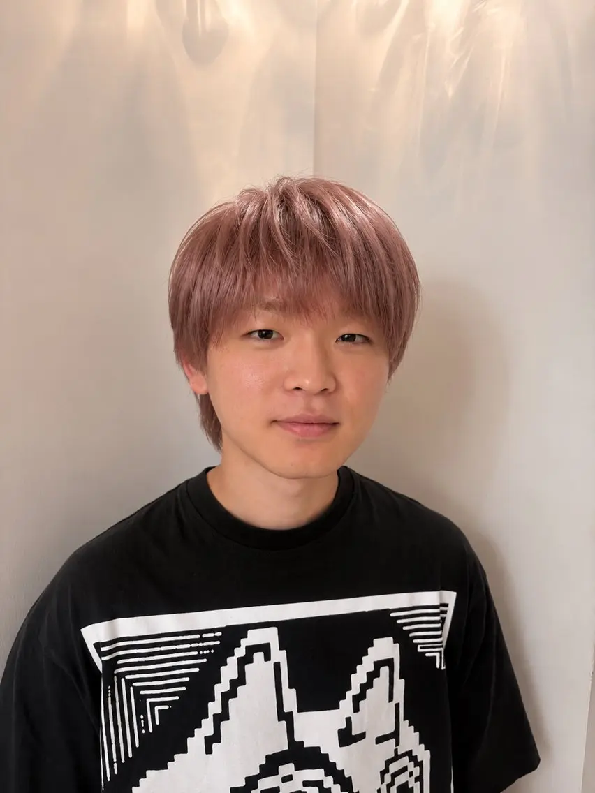 カラー メンズ マッシュ ベージュカラー ダブルカラー ピンクカラー ピンクベージュ ヘアカラー ヒナ/動くレイヤー/ 酸性ストレートのヘアスタイル