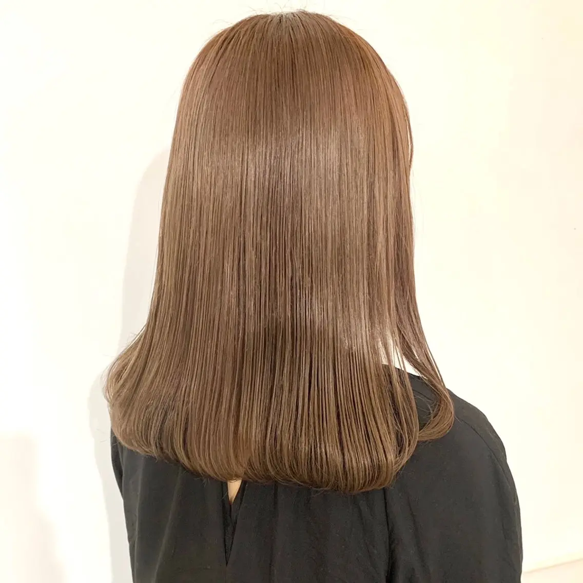 セミロング カラー ベージュカラー ダブルカラー ミルクティーベージュ ParveMix いしいまお🌼のヘアスタイル