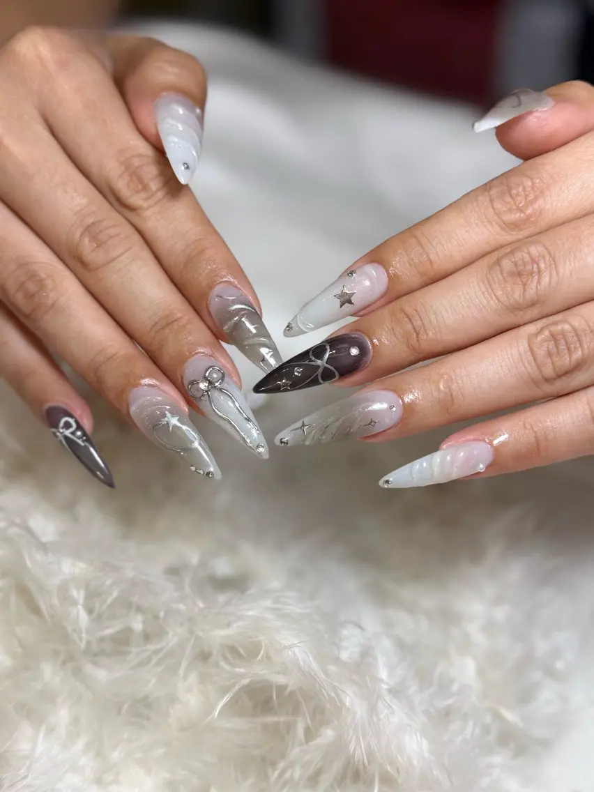 セミロング ハンドネイル Bibi nail Osakaのネイルデザイン