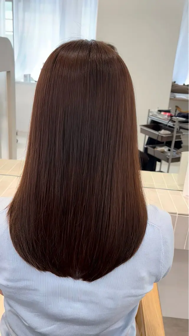 セミロング カラー ツシマ ユウキのヘアスタイル