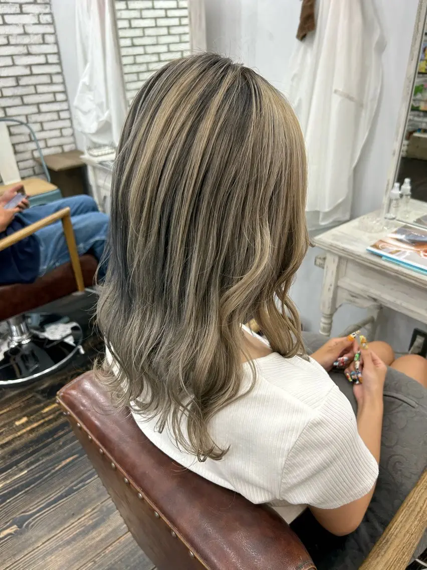 ロング カラー レイヤー ハイトーン 暖色⭐︎KANAKOのヘアスタイル