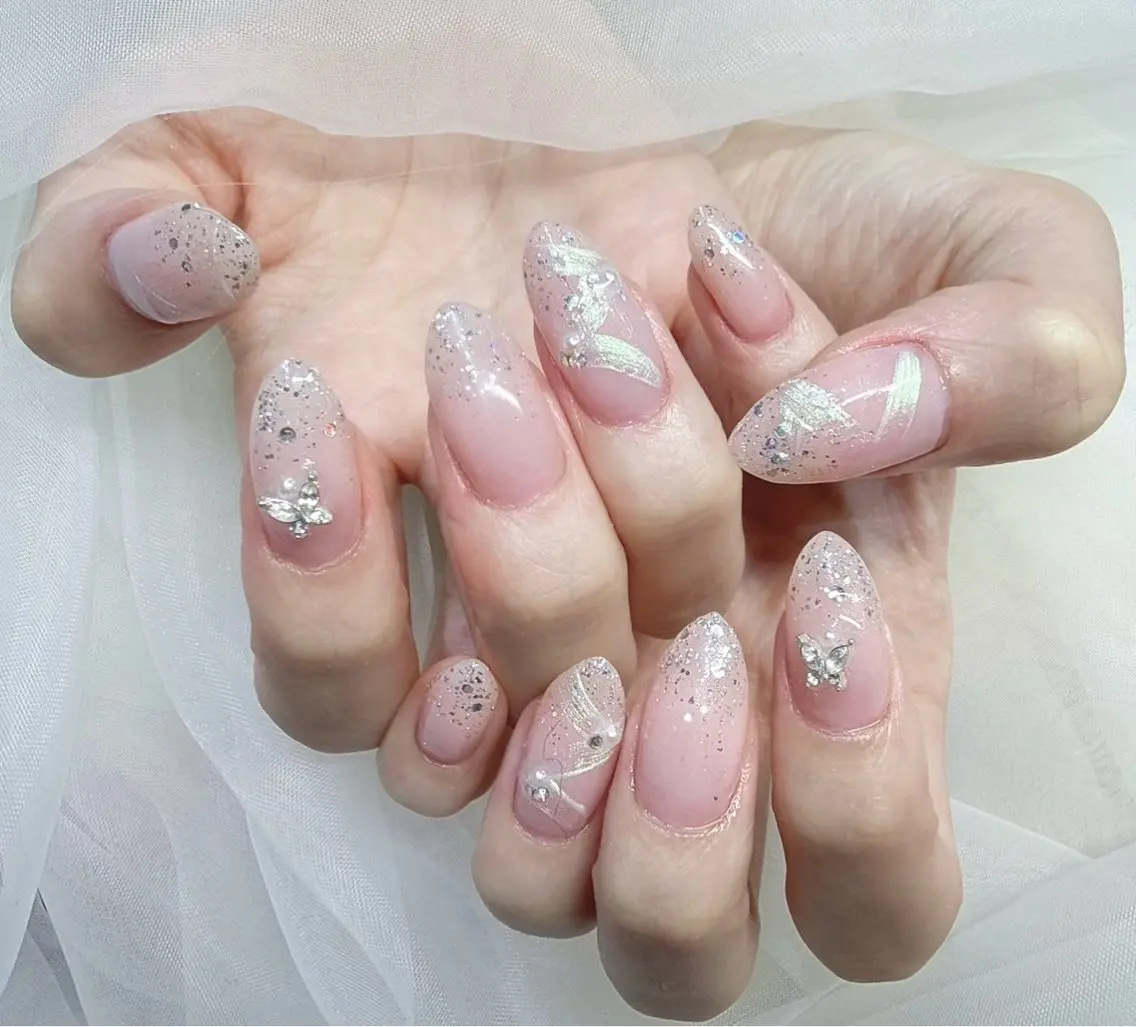 ネイル アートネイル オーロラネイル ガーリー キラキラネイル 韓国ネイル NailSalon✨ Écrinエクランのネイルデザイン