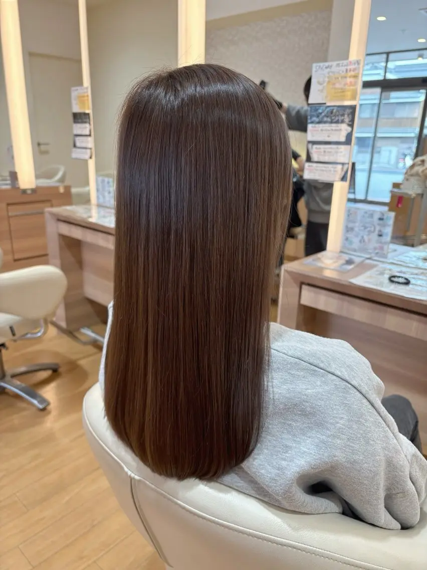 セミロング カラー カット ヘアカラー トリートメント 越智 咲穂のヘアスタイル