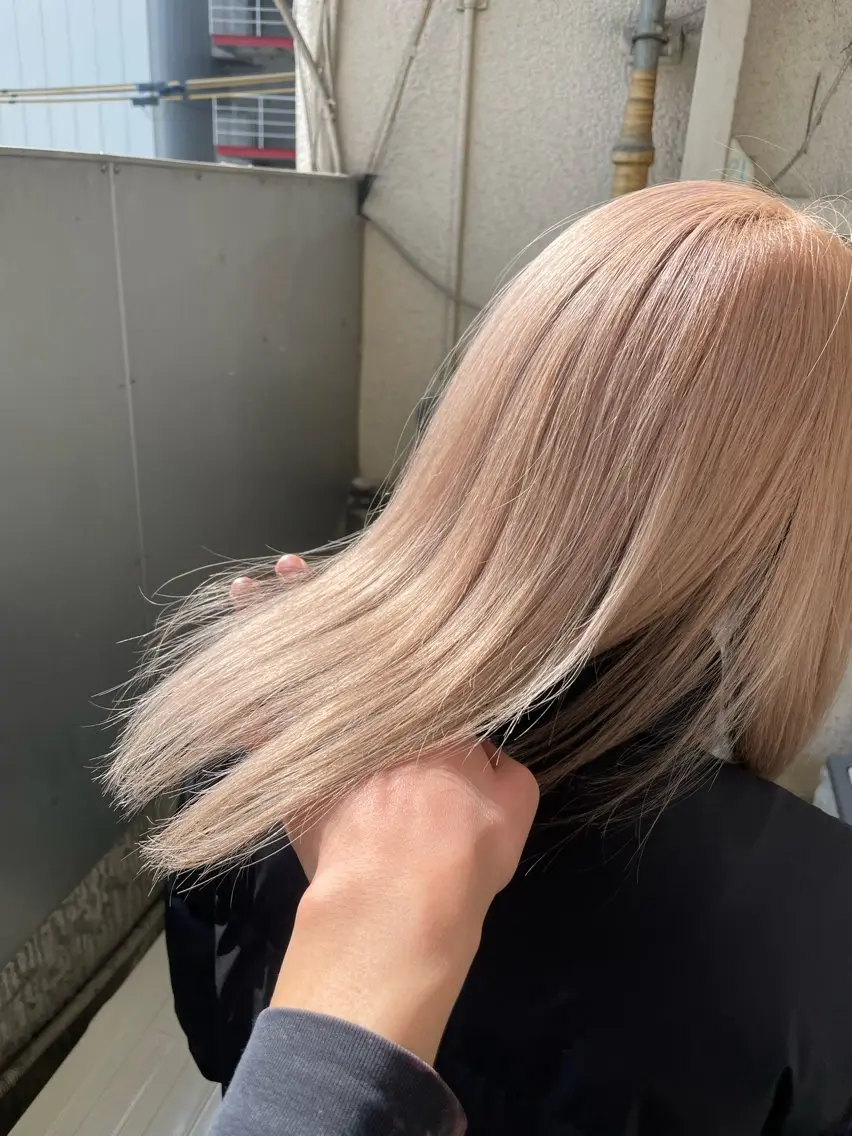 ミディアム カラー NiLL ニルのヘアスタイル