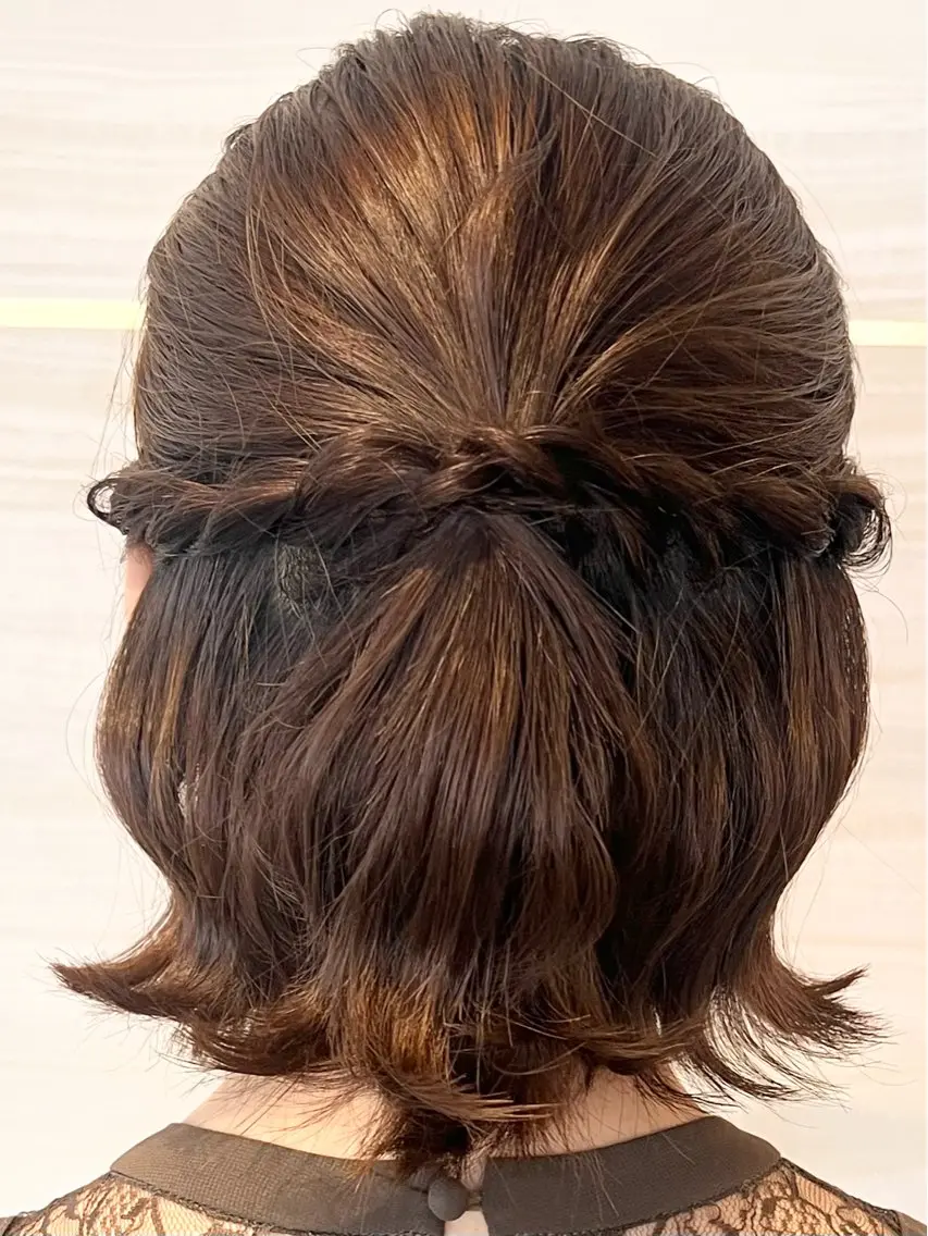 ミディアム ヘアアレンジ 編みこみ ハーフアップ ヘアセット 神田 桃歌のヘアスタイル
