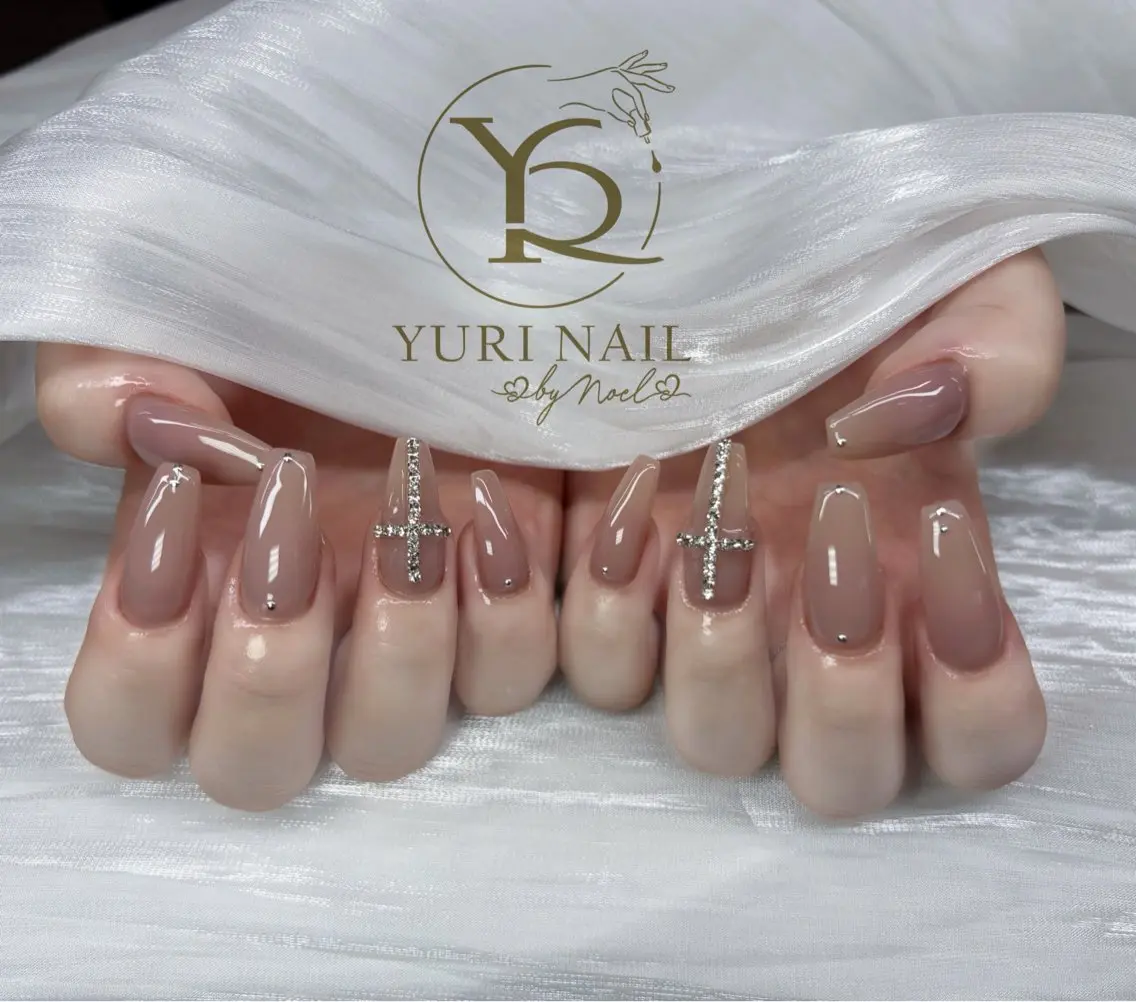 ネイル ハンドネイル フットネイル ハンドケア YURI Nail NARITAのネイルデザイン