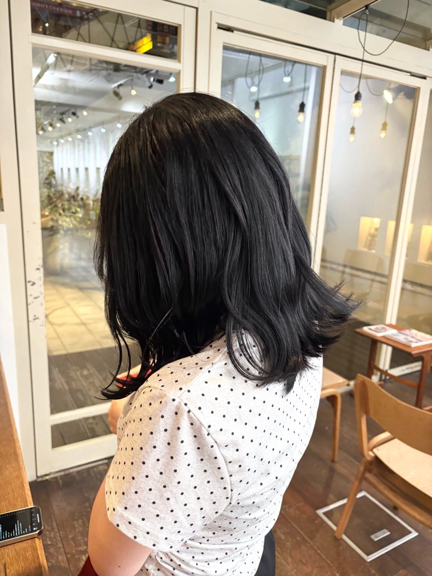 セミロング カラー くいた あやなのヘアスタイル